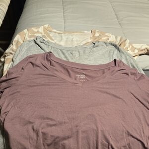 SO V-Neck T-Shirt Bundle